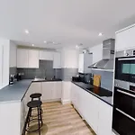 Prosper House Apartment 2